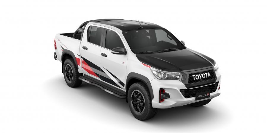  Toyota Hilux GR Sport Double Cab 2018 года  (LA) (фото 2 из 19)